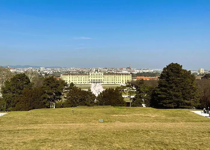 Apartment Near Schoenbrunn Palace *