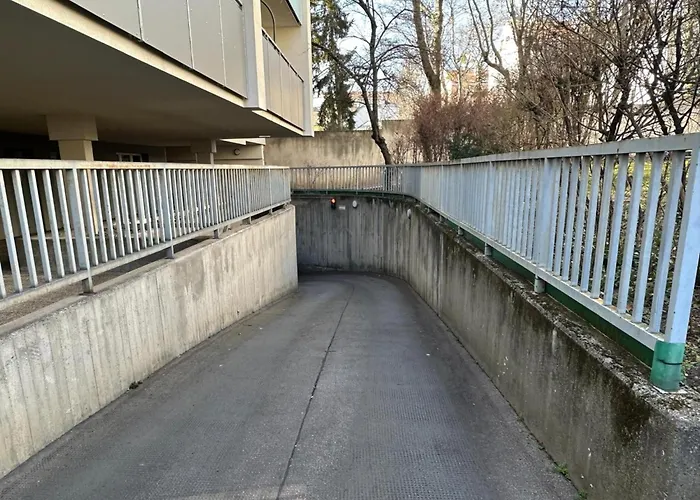 Near Schoenbrunn Palace Apartment Vienna